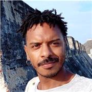 Profesor de español, nativo, profesor de ciencias sociales y sociología con enfoque en investigación cualitativa y cátedra de estudios afrocolombianos